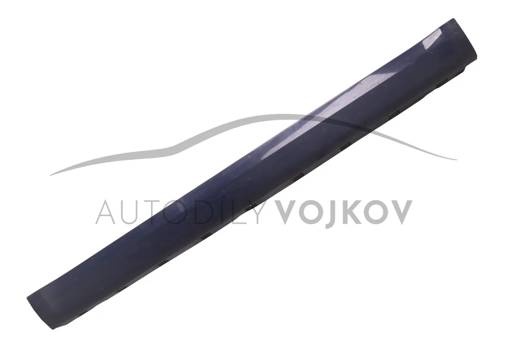 Obložení prahu pravé 5L0853856B v:100691